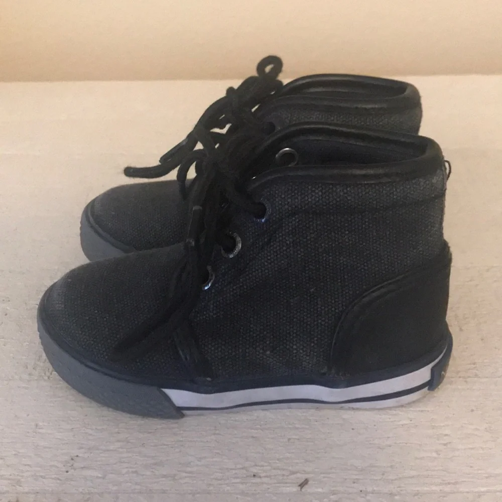 Nautica Toddler Lace Up Sneaker Size 6 - Picture 2 of 5